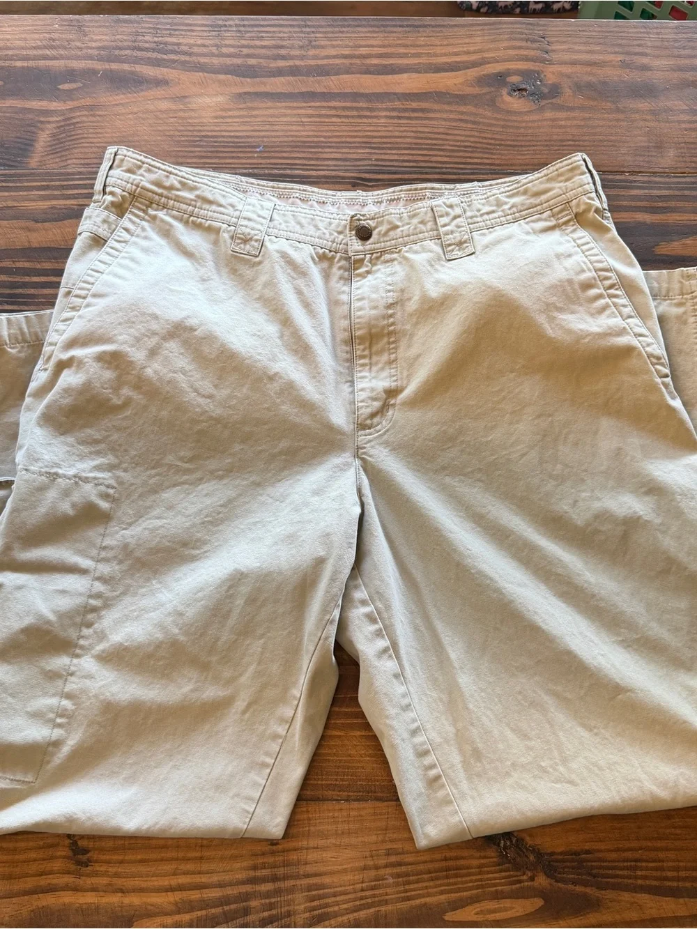 Columbia Men's Khaki/Tan Chino Pants